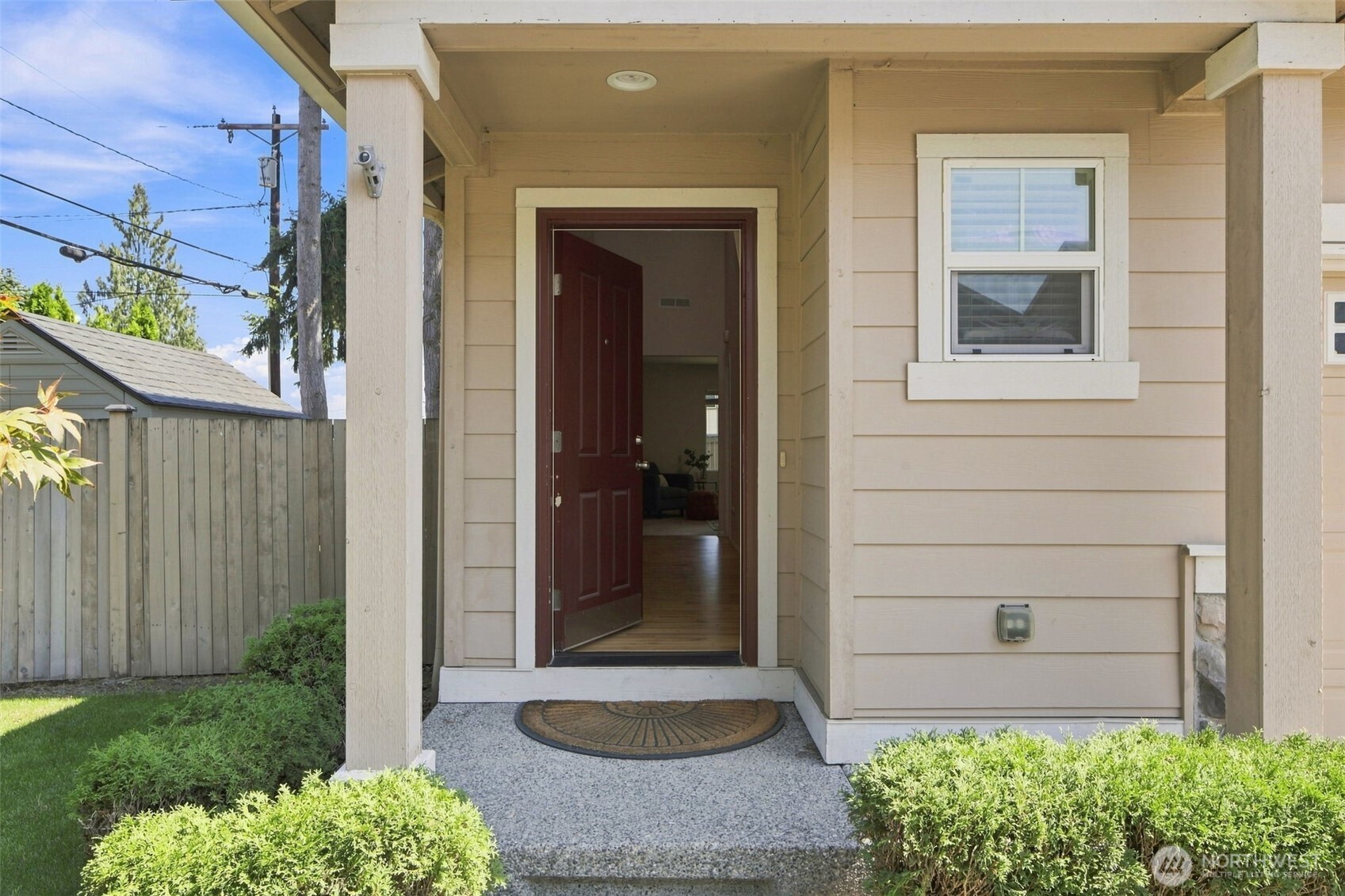 14015 4th Place Property Photo 2