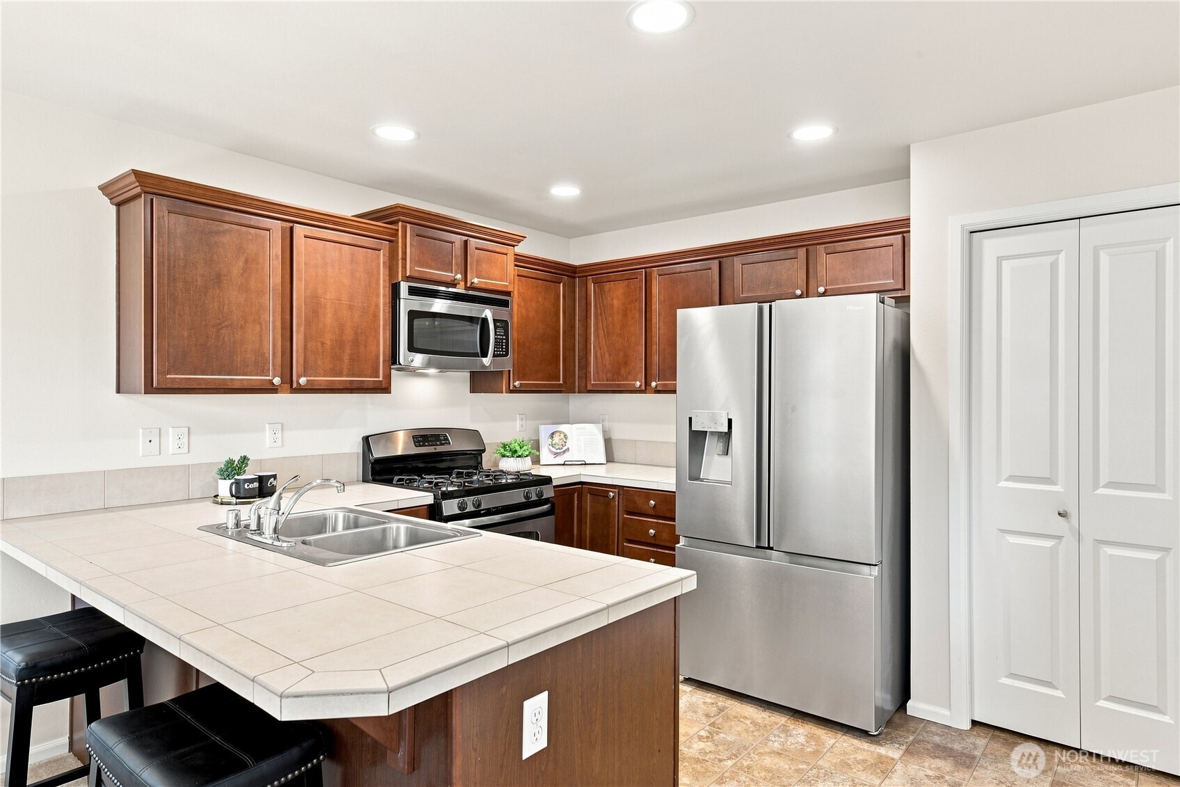 14015 4th Place Property Photo 8