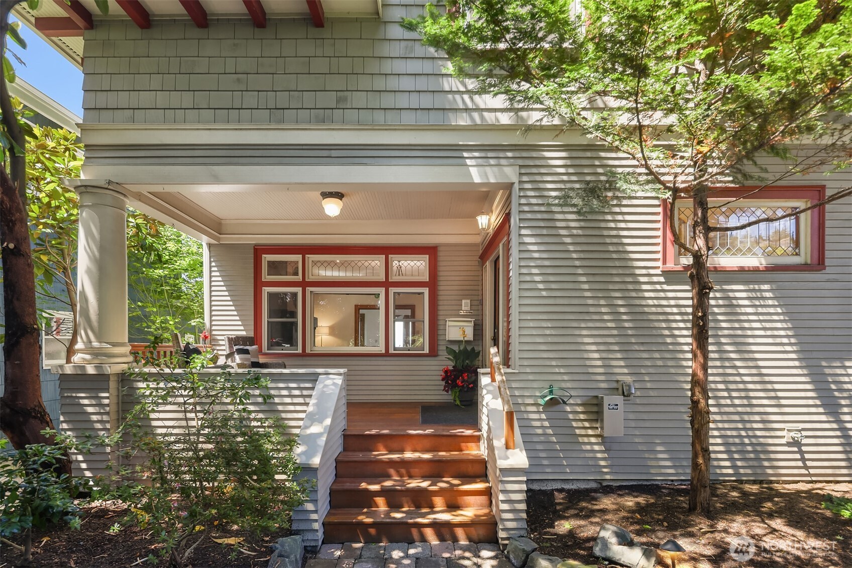 1411 10th Avenue Property Photo 3