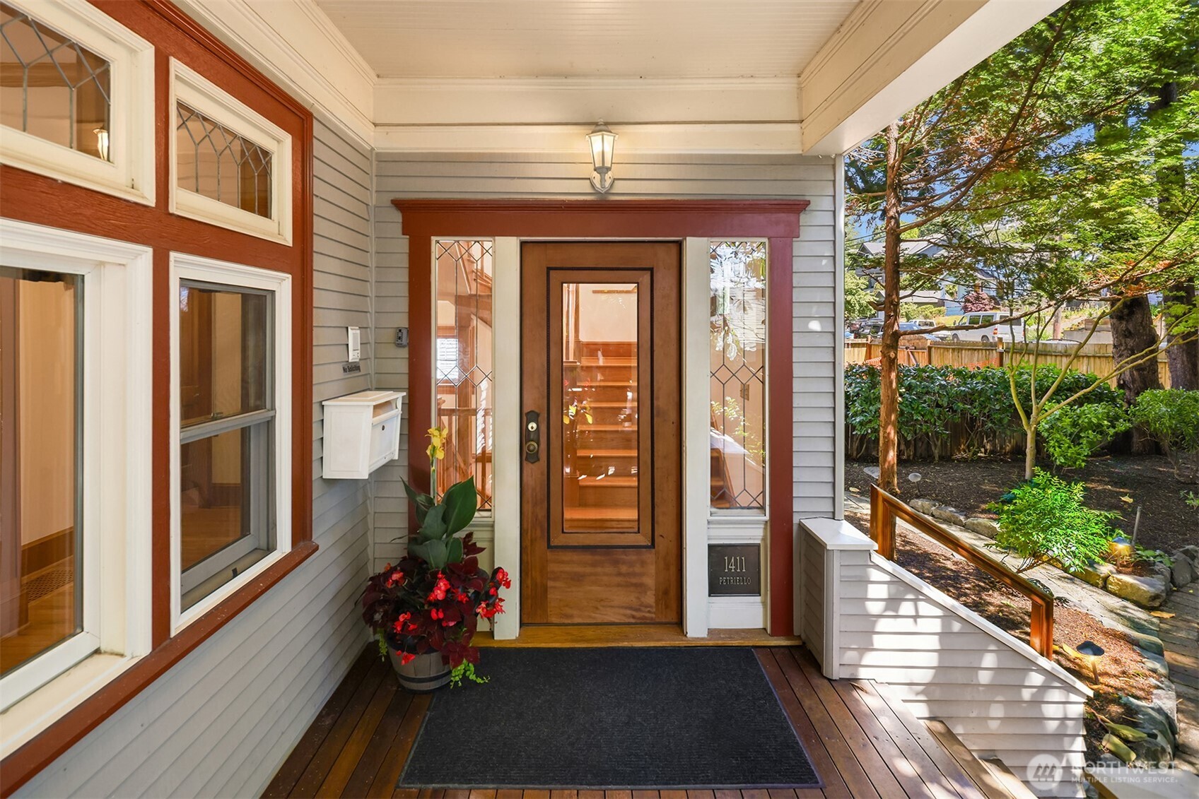 1411 10th Avenue Property Photo 5