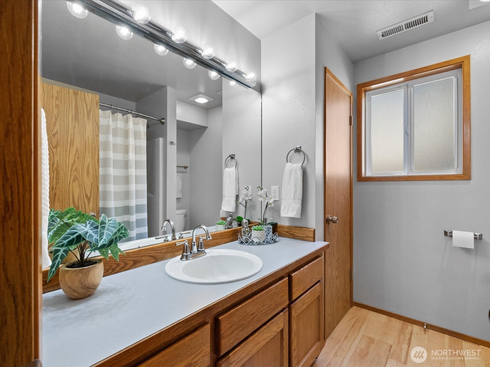 3810 Hoyt Avenue A Property Photo 26