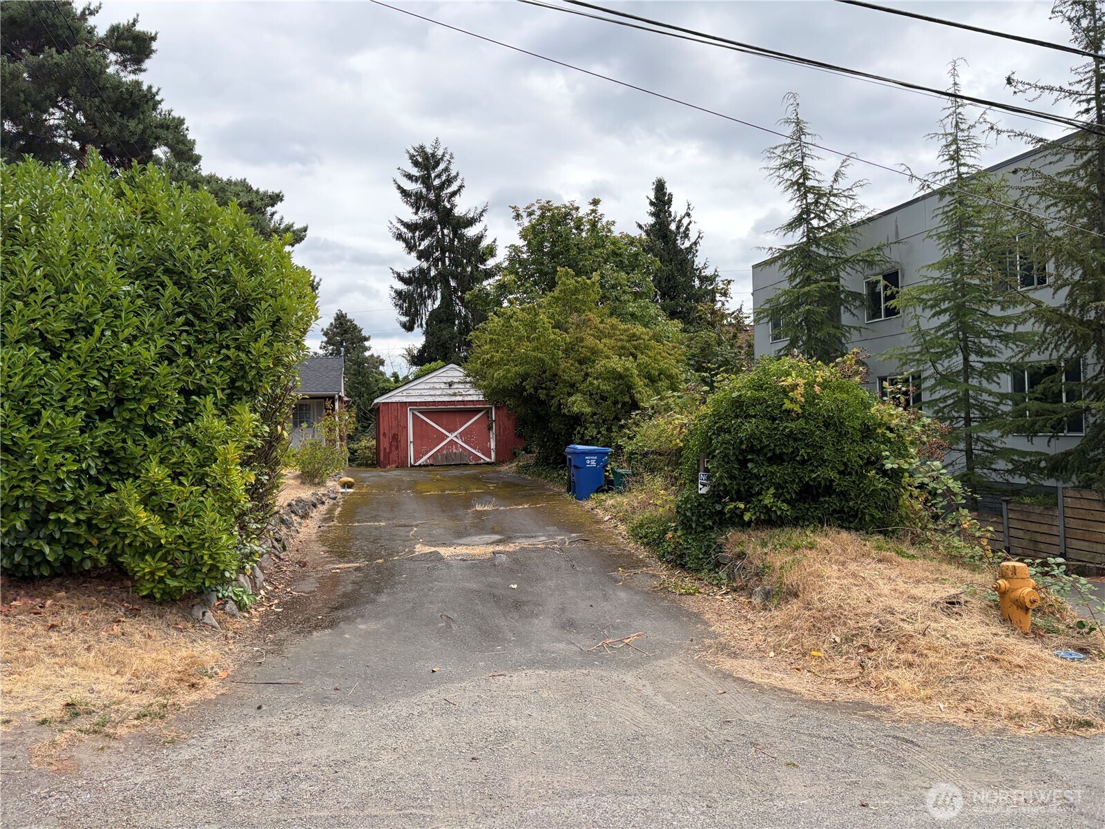 11334 Corliss Avenue Property Photo 6