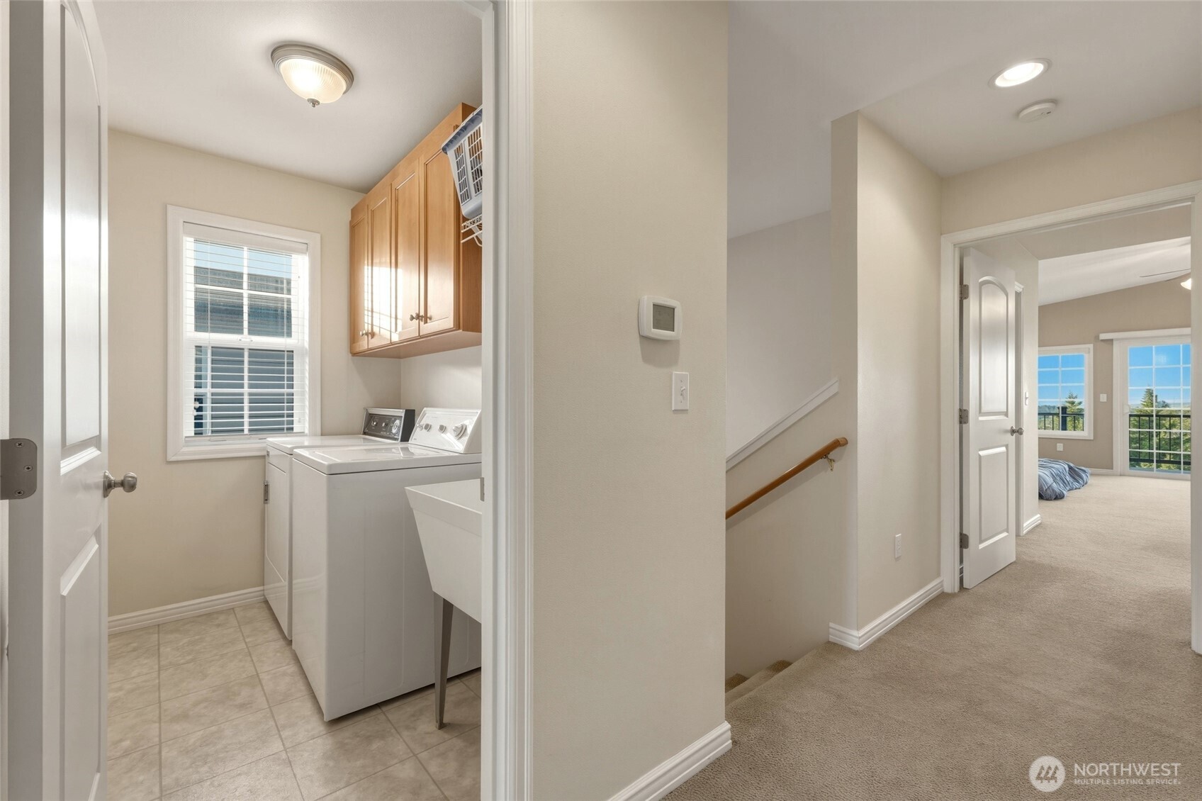 682 College Street Property Photo 13