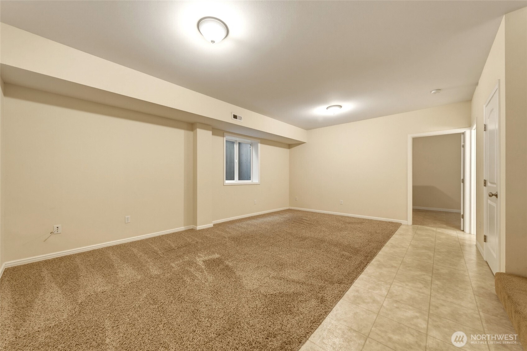 682 College Street Property Photo 21