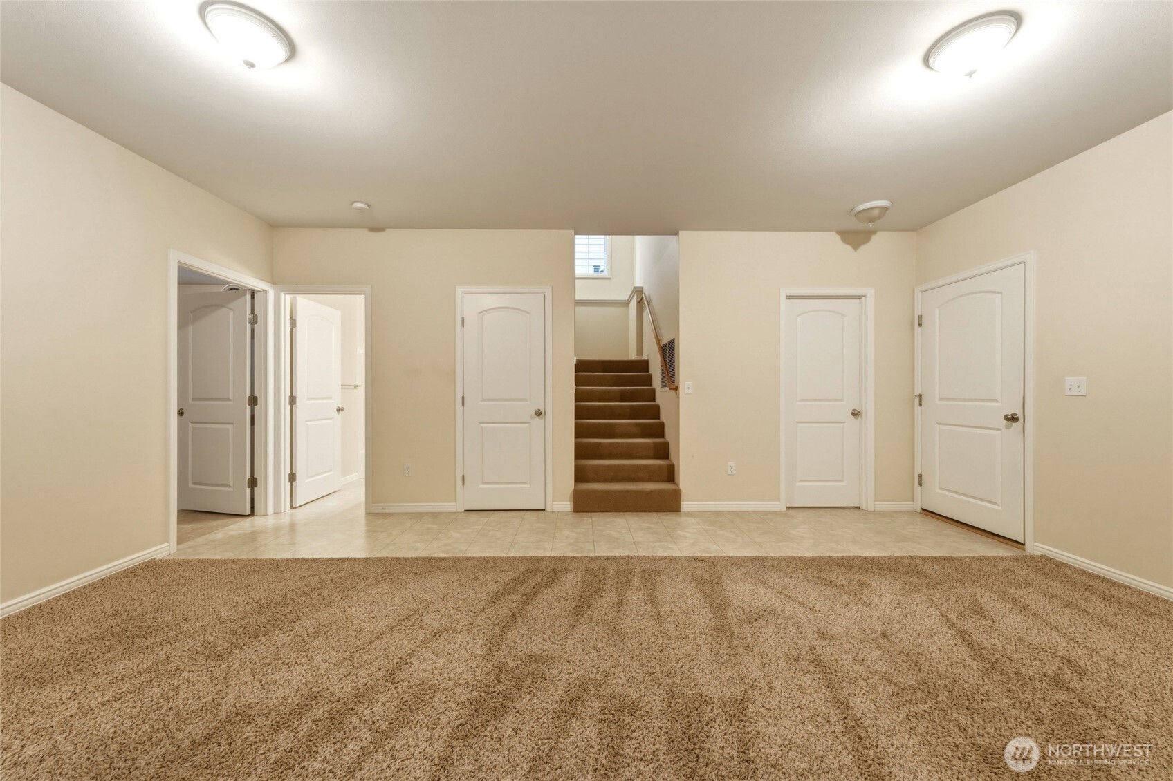 682 College Street Property Photo 22