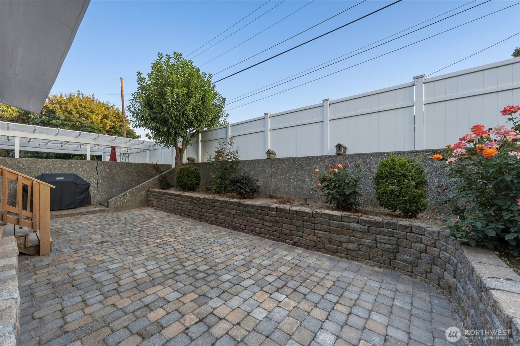 682 College Street Property Photo 30