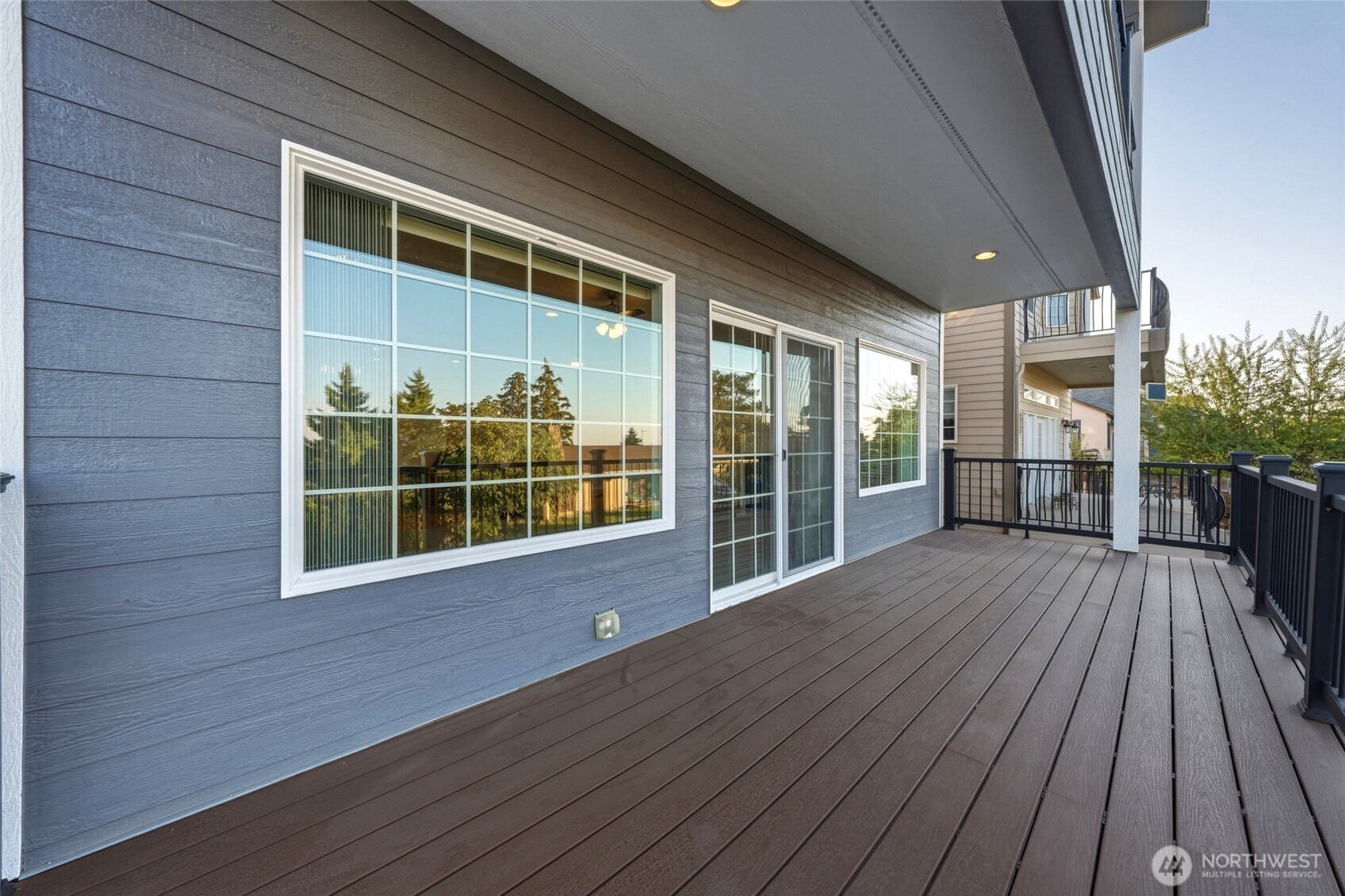 682 College Street Property Photo 33