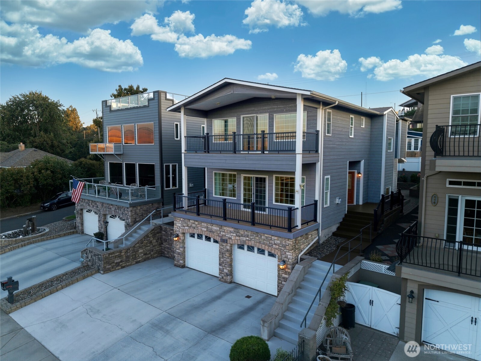 682 College Street Property Photo 37
