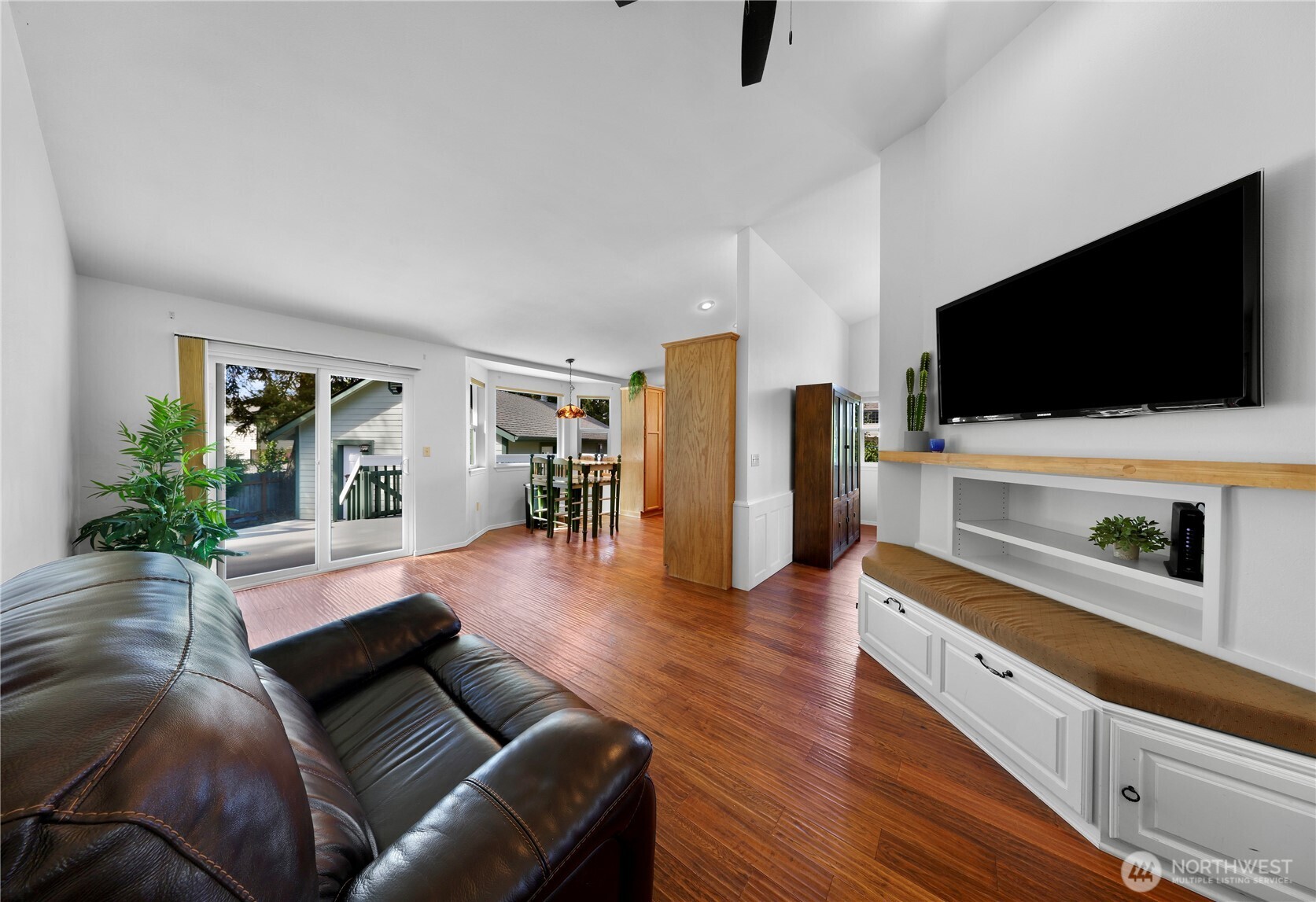 2901 Montgomery Place Property Photo 10