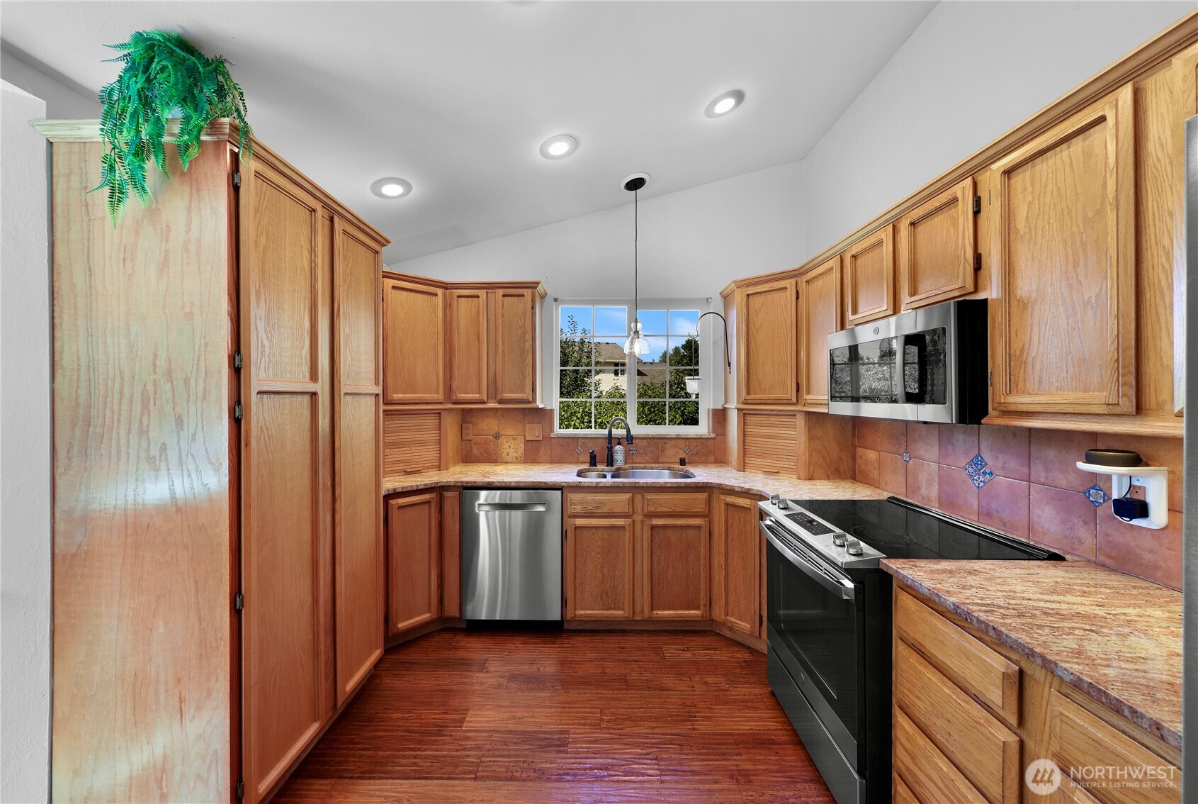 2901 Montgomery Place Property Photo 16