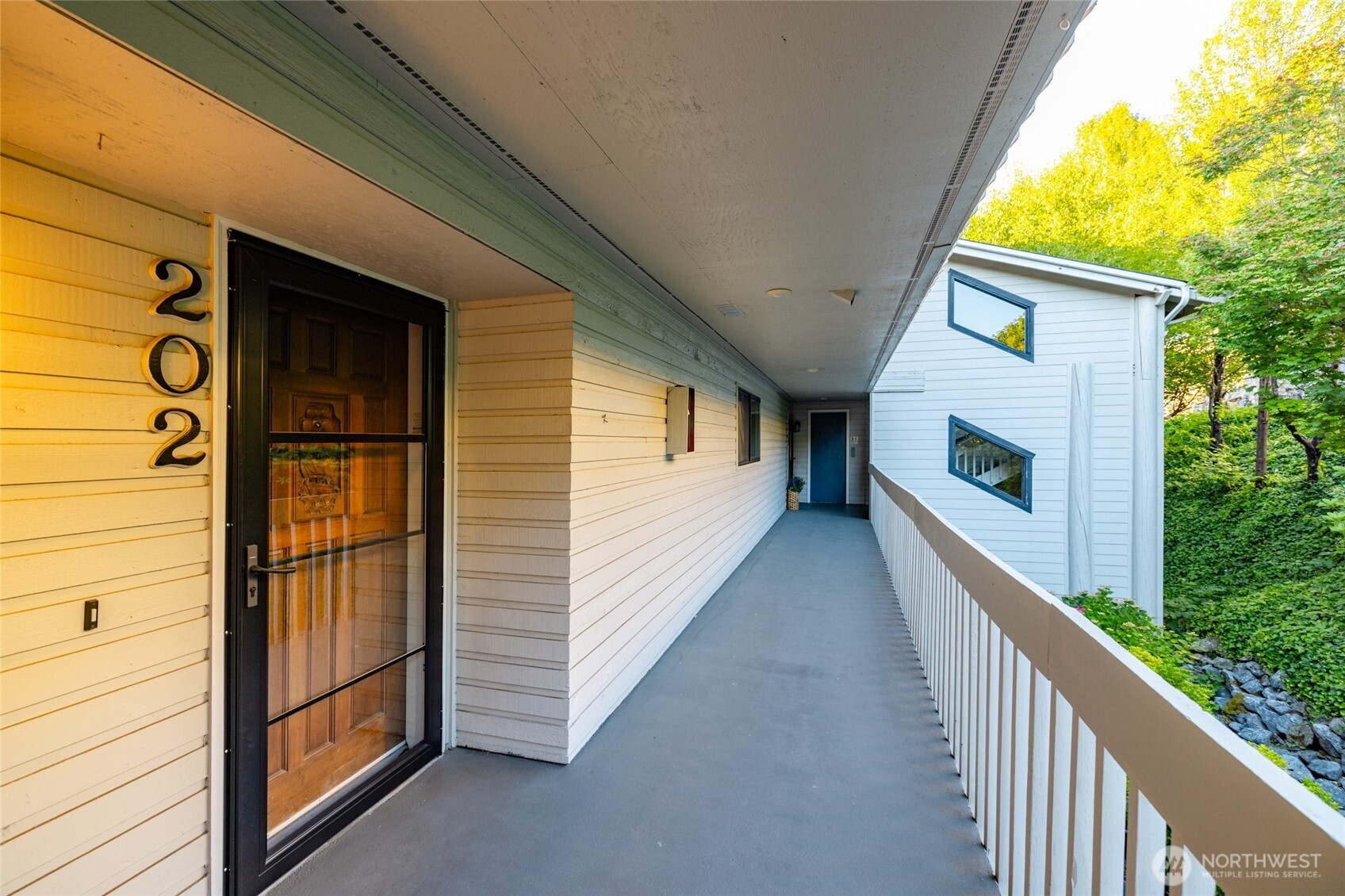 402 Boulevard 202 Property Photo 4