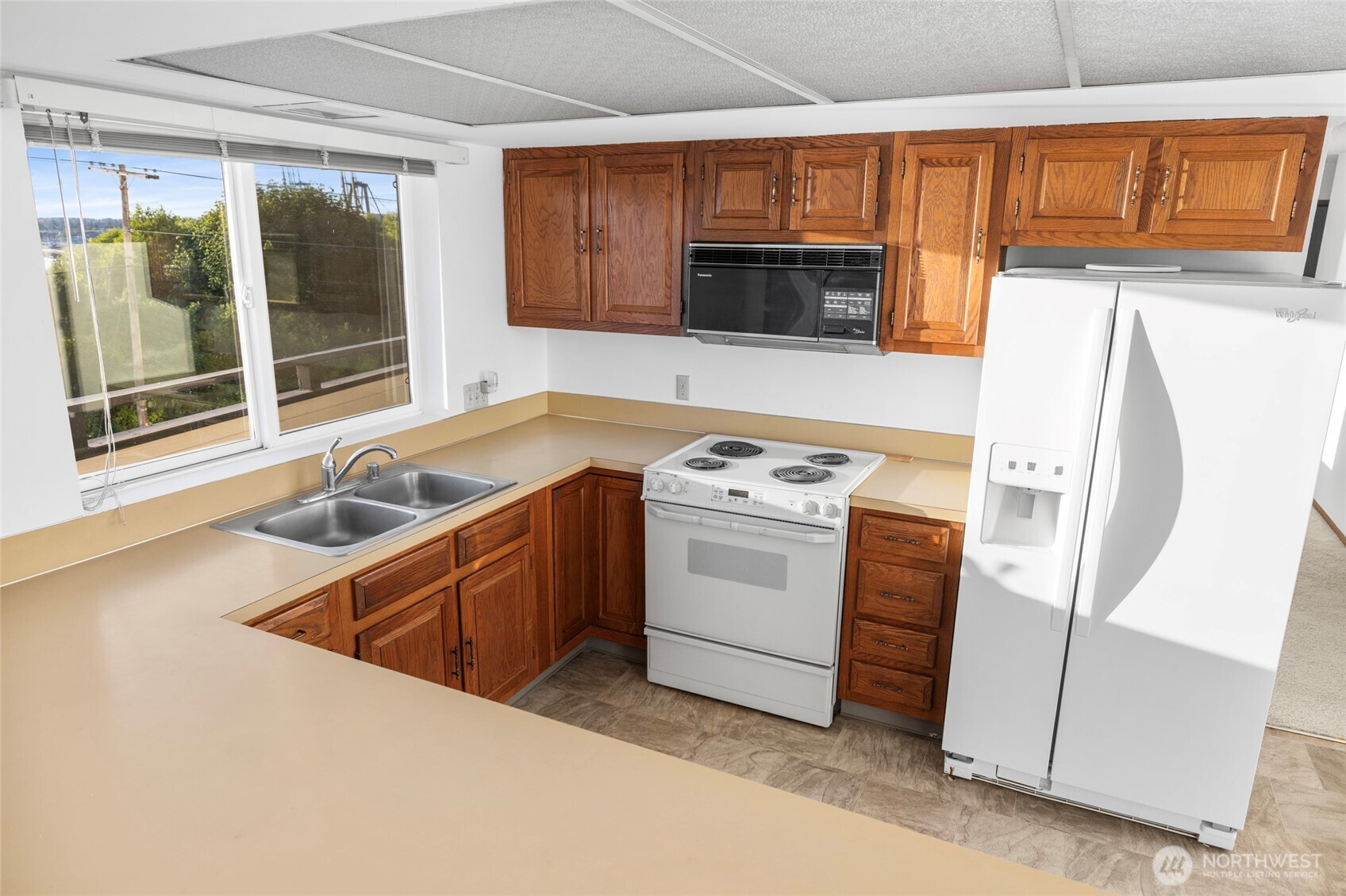 402 Boulevard 202 Property Photo 12