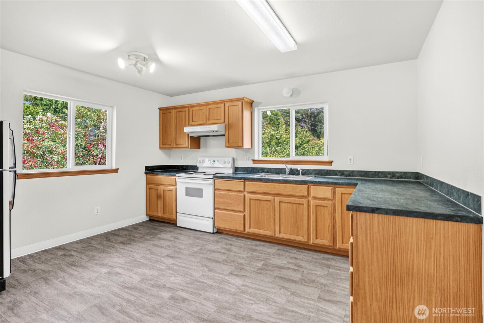 957 W State Route 4 Property Photo 33