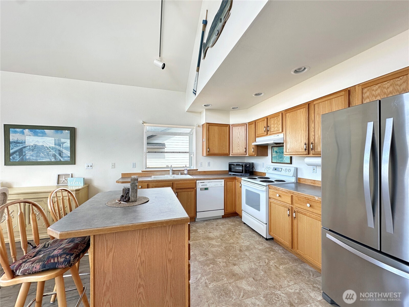 1050 Ocean Shores Boulevard Property Photo 6