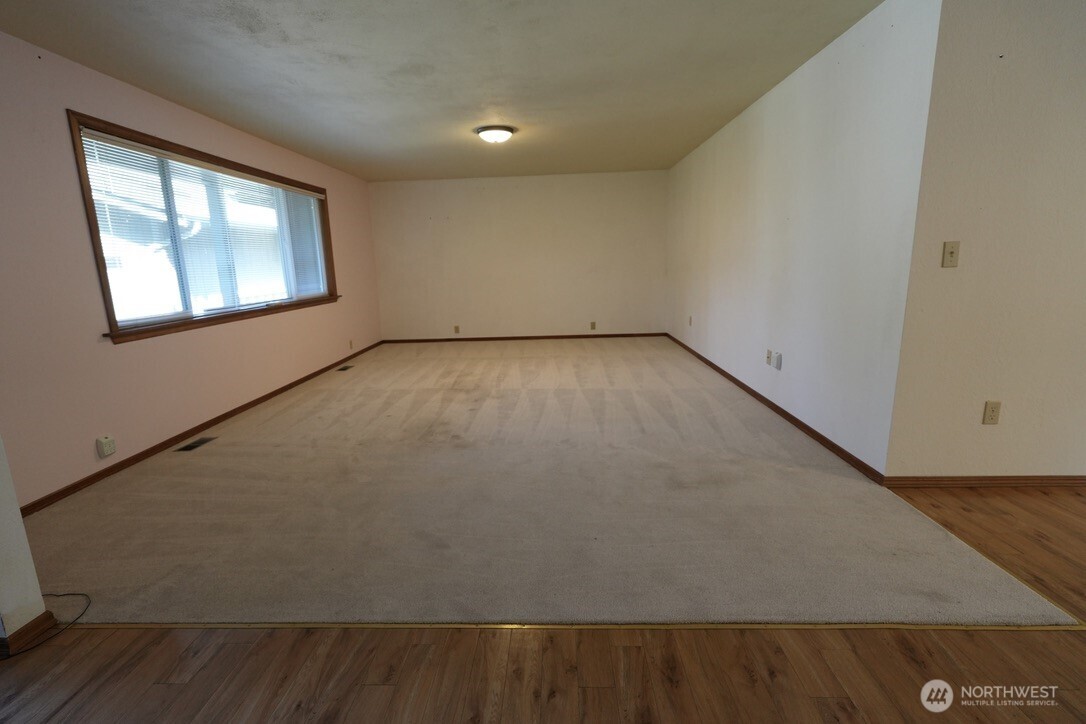 5204 53rd Street Property Photo 7