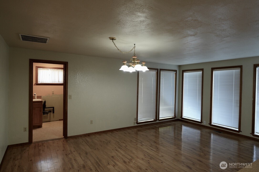 5204 53rd Street Property Photo 17