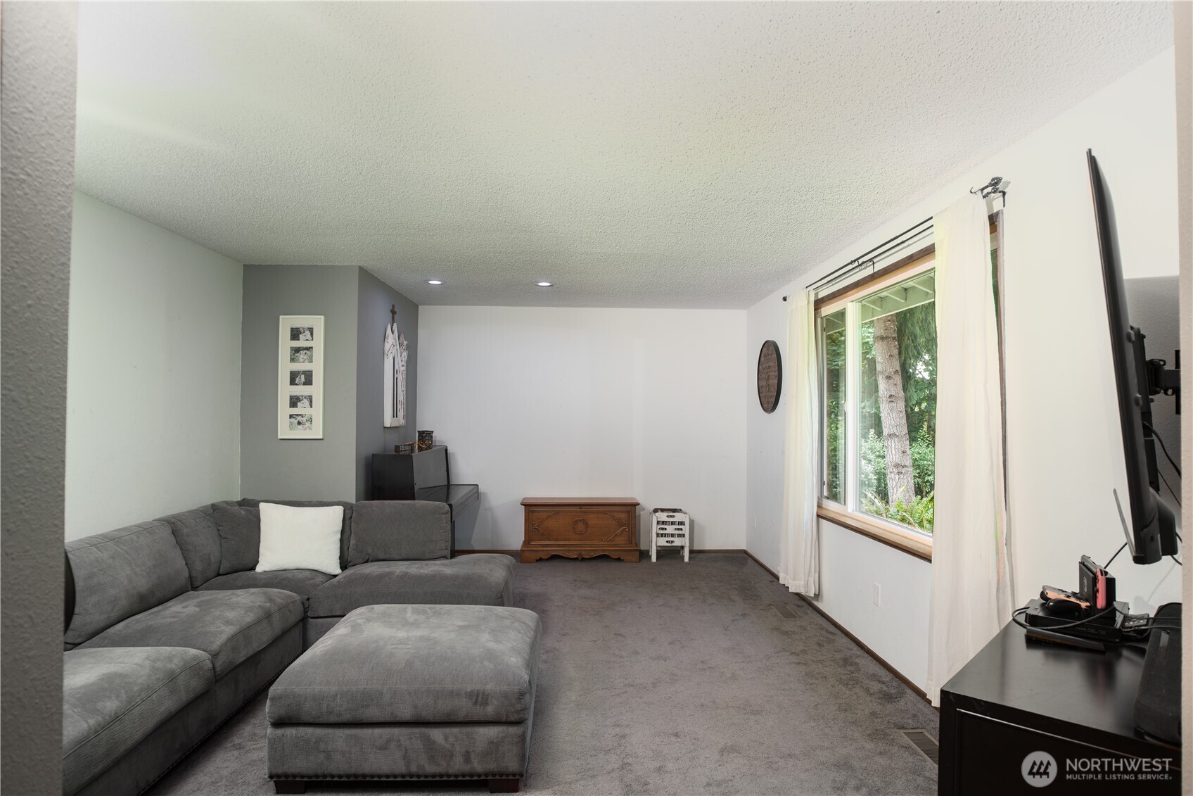 13814 214th Street Property Photo 4