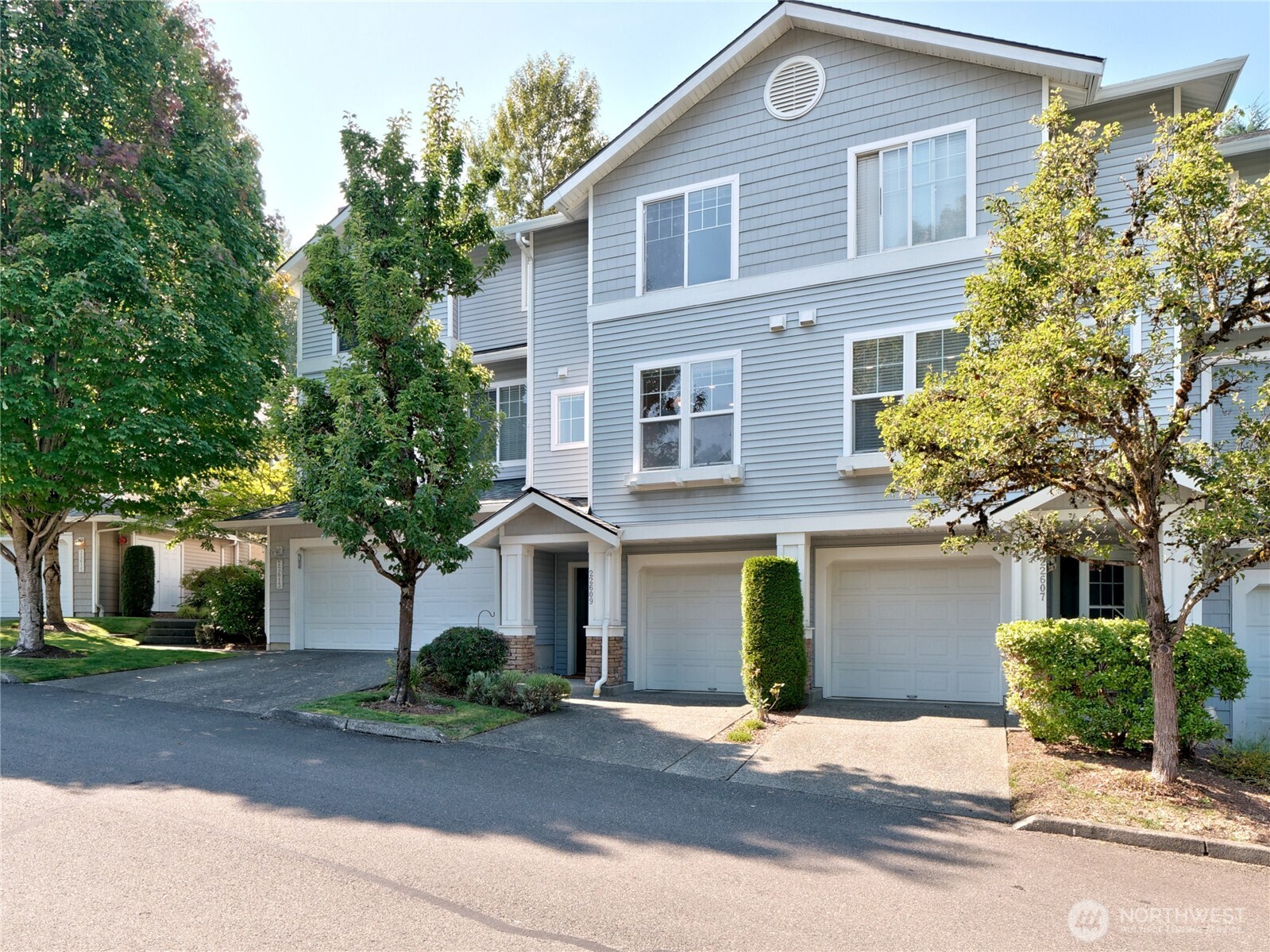 22609 42nd Place 1-2 Property Photo 2