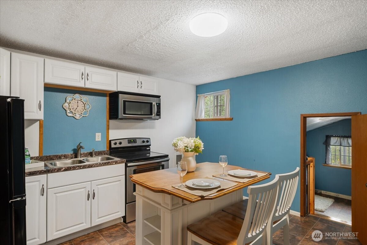 209 Emery Avenue Property Photo 27