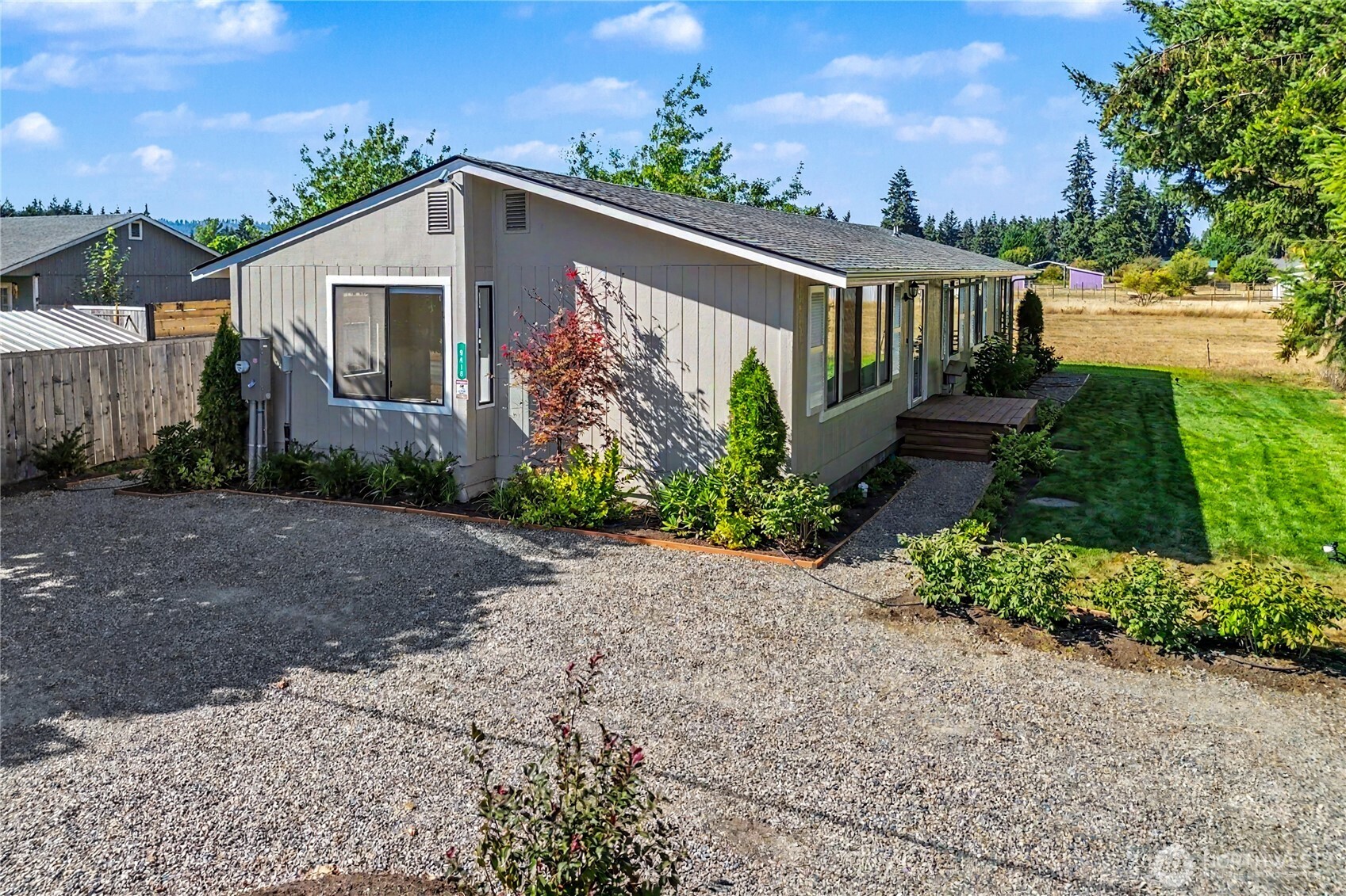 9418 180th Way Property Photo 2