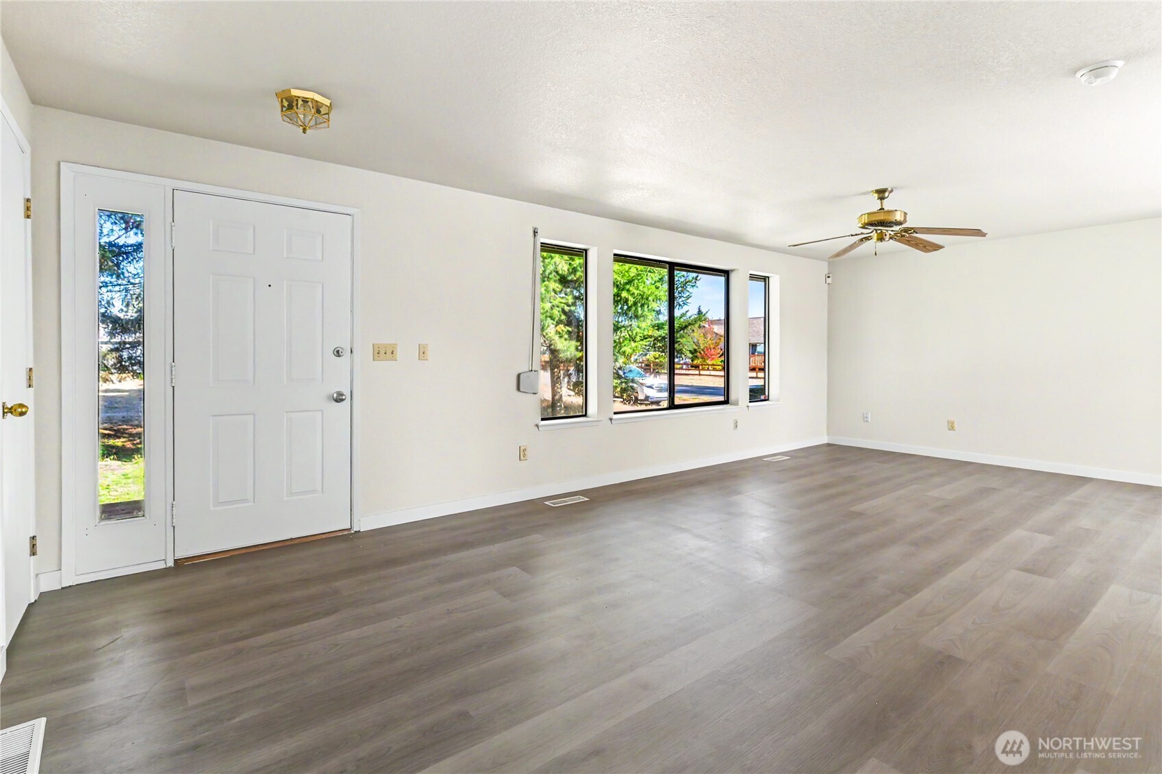 9418 180th Way Property Photo 3