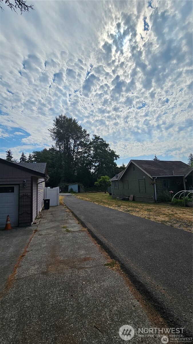 18534 Stone Avenue Property Photo 2
