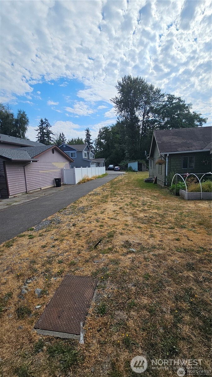 18534 Stone Avenue Property Photo 3