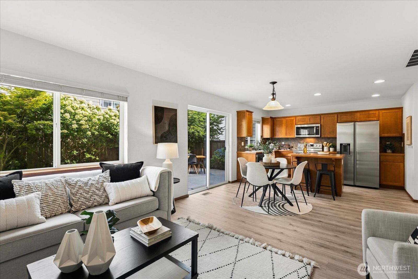 10051 2nd Place Property Photo 12