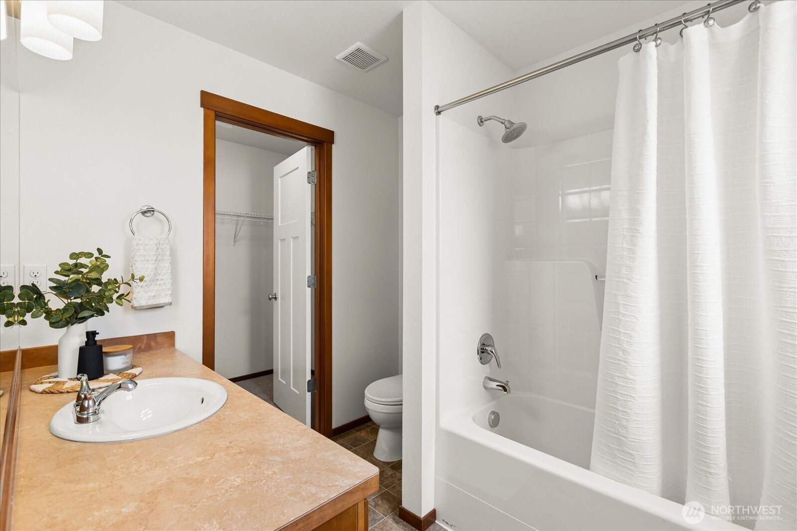 10051 2nd Place Property Photo 16