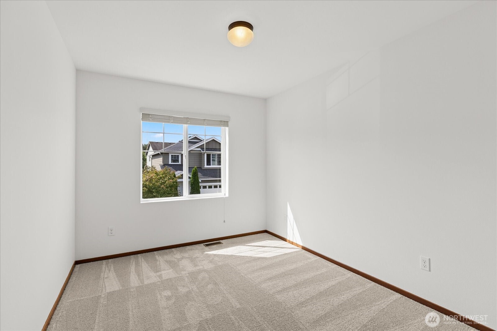 10051 2nd Place Property Photo 23