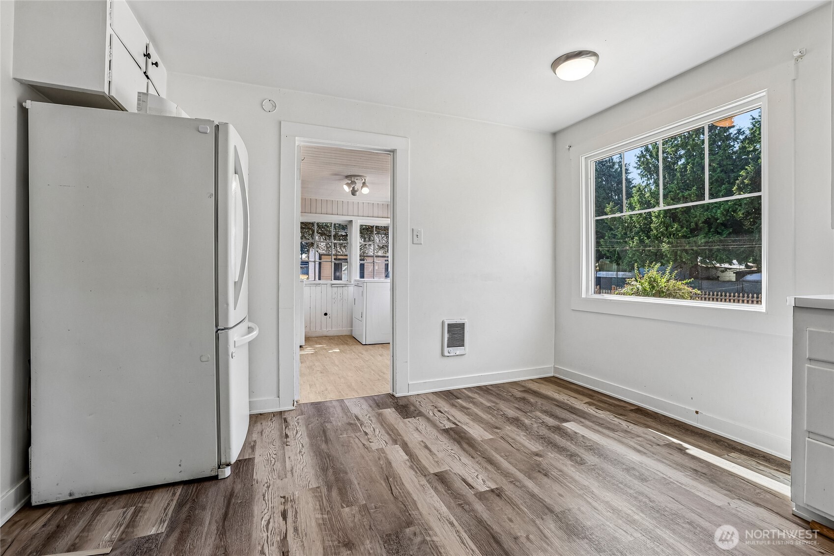 6925 52nd Avenue Property Photo 3