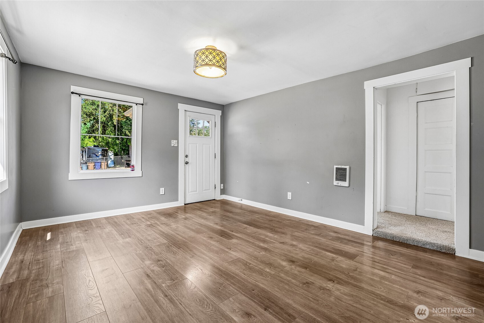 6925 52nd Avenue Property Photo 4