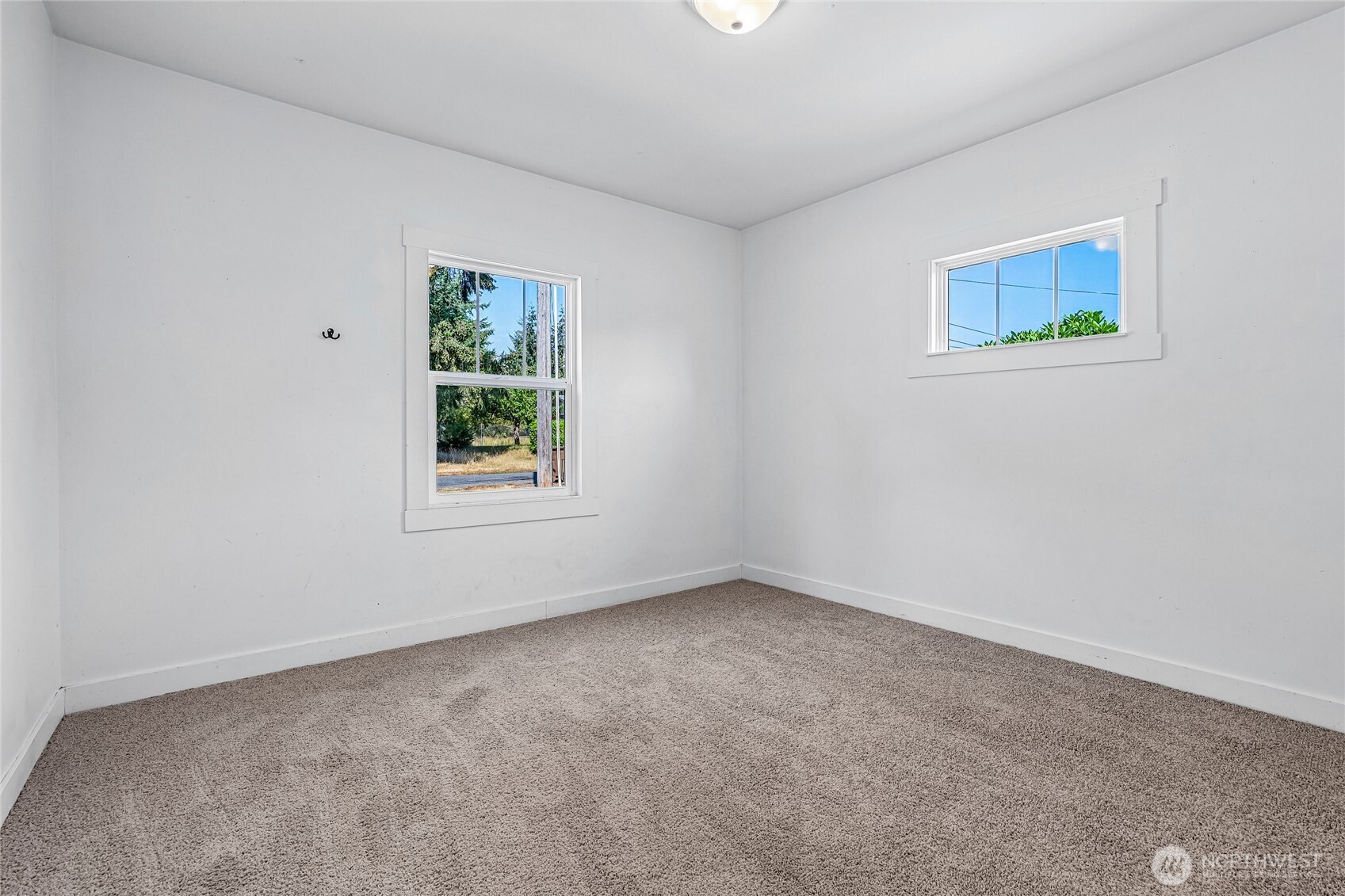 6925 52nd Avenue Property Photo 5