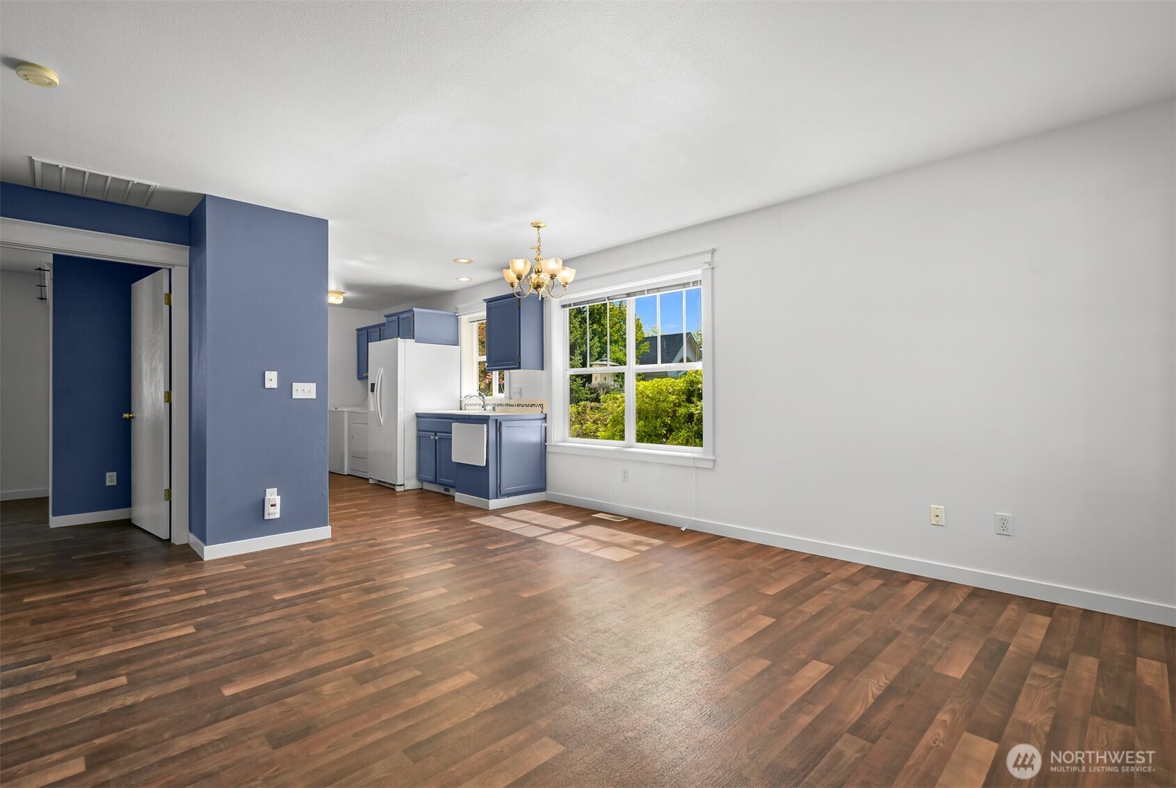 5663 Rosemary Avenue Property Photo 6
