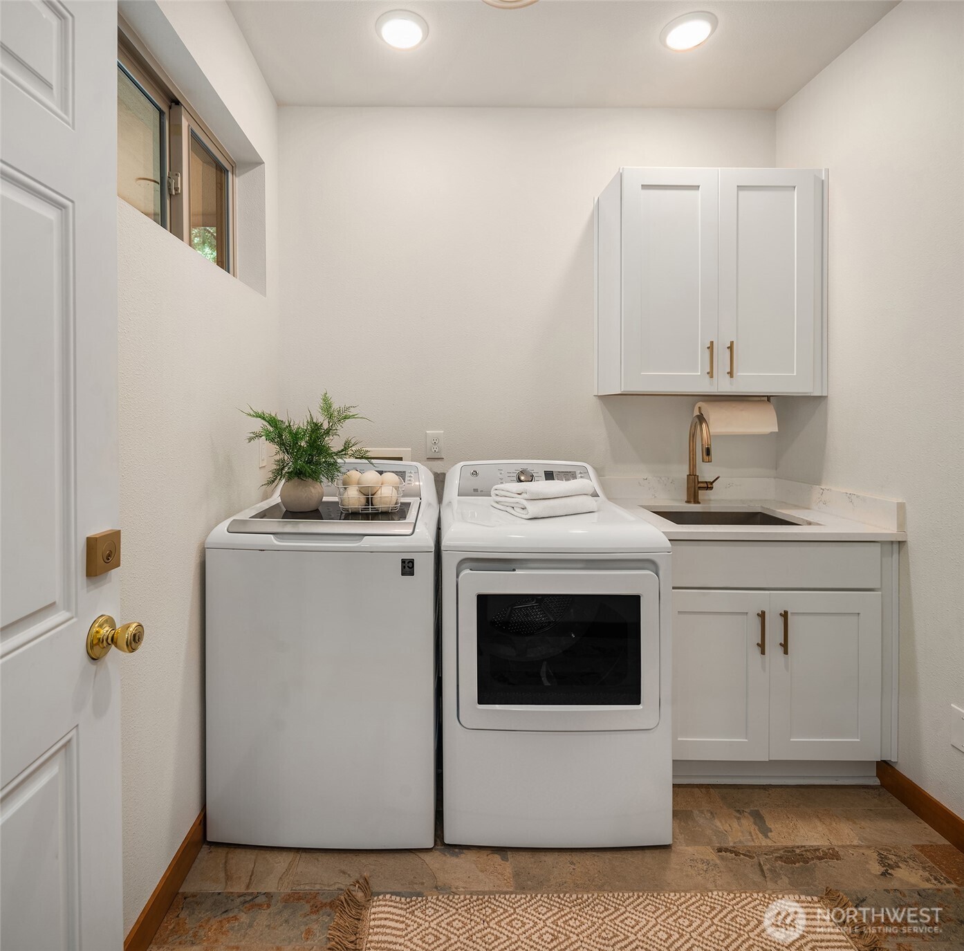 2542 E State Route 302 Property Photo 25