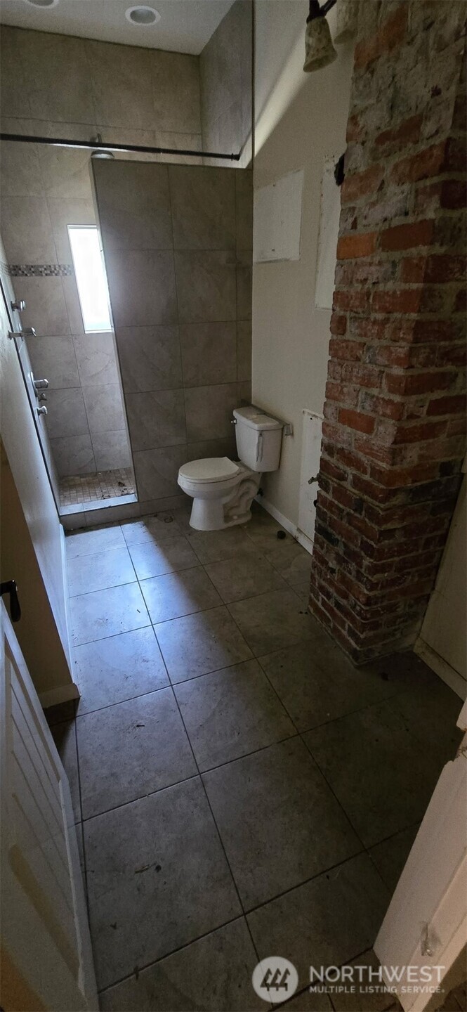 1220 Yakima Avenue Property Photo 5