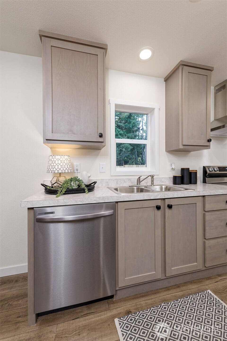201 E Alderney Street Property Photo 7