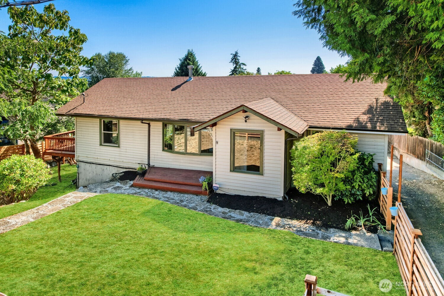 909 Sw Langston Road Property Photo 1