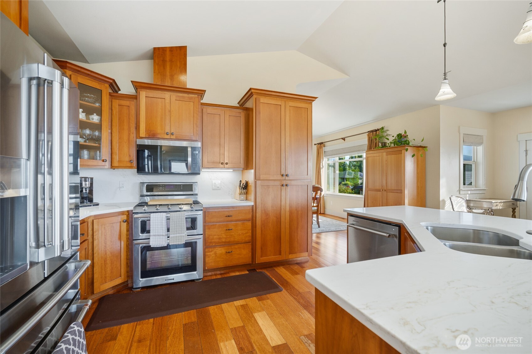5675 Meadow View Court Property Photo 7