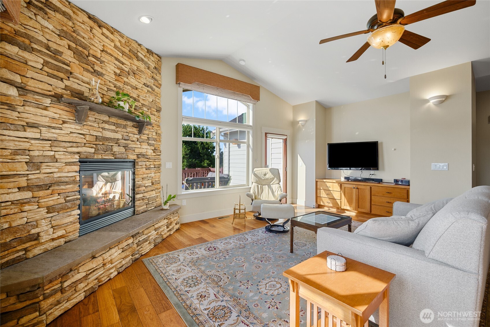 5675 Meadow View Court Property Photo 11