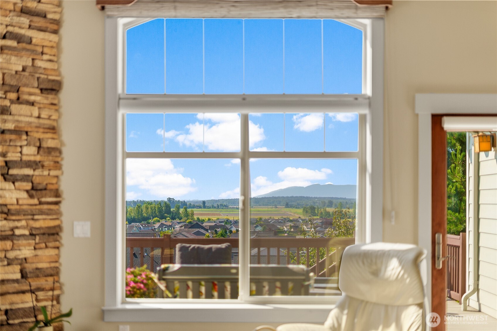 5675 Meadow View Court Property Photo 13