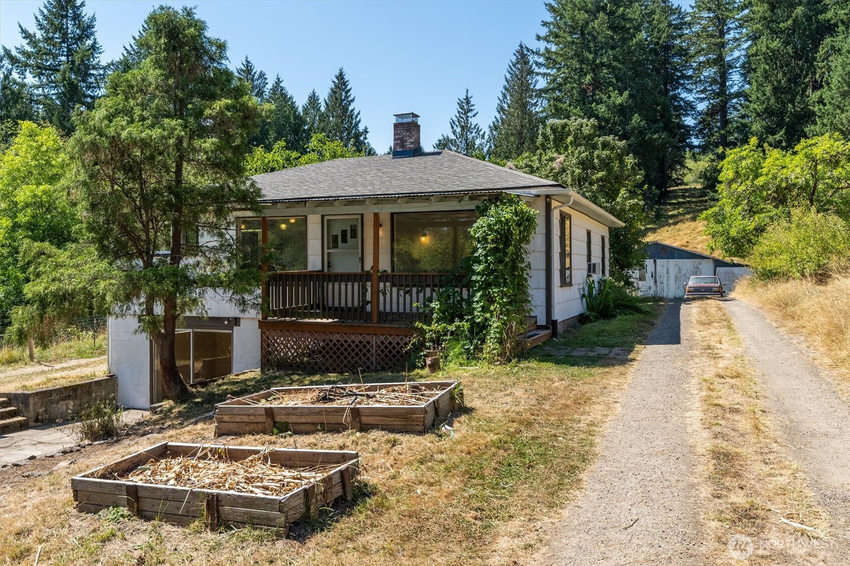 205 N Maple Hill Road Property Photo 1