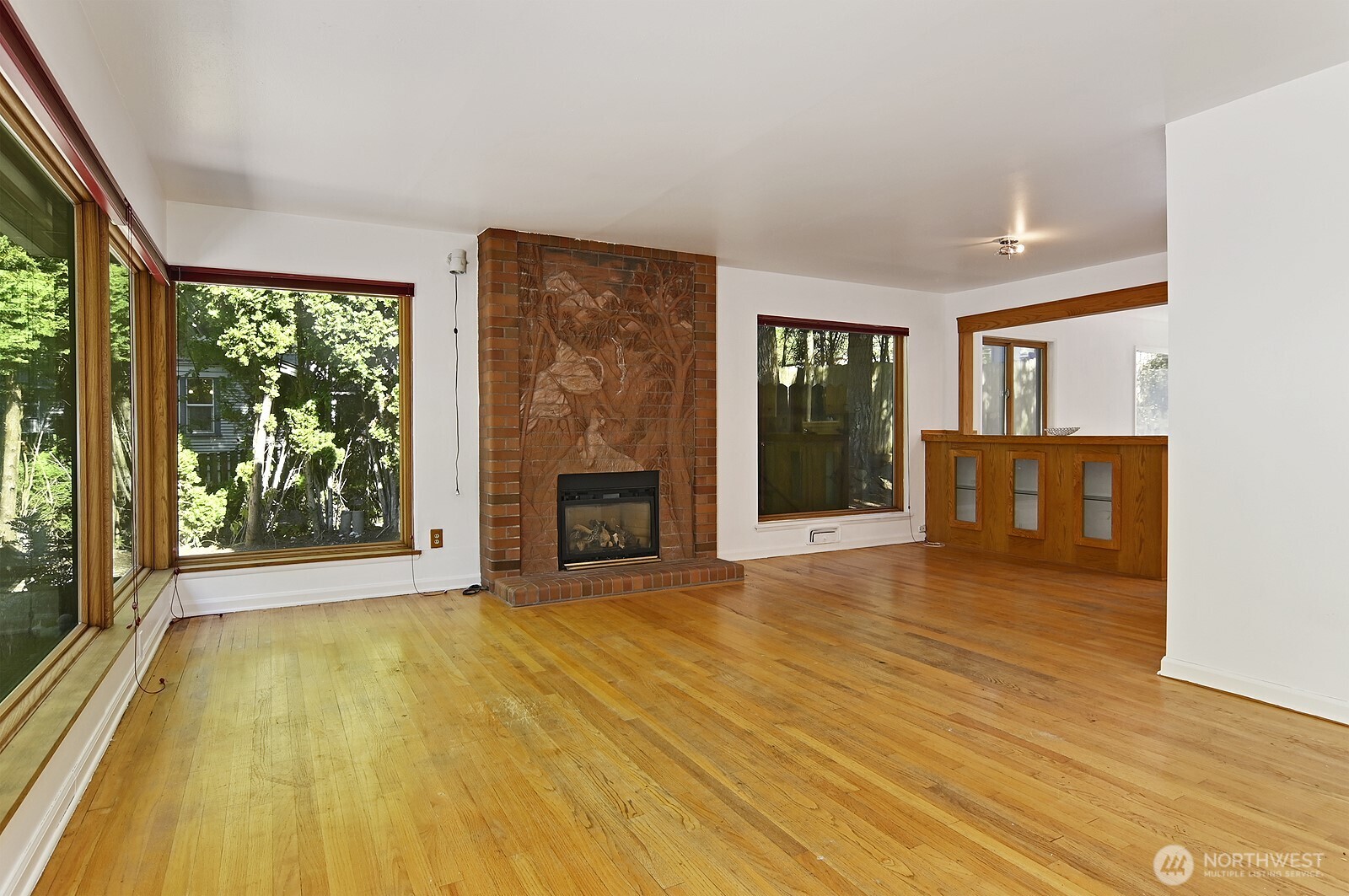 17552 Ballinger Way Property Photo 6