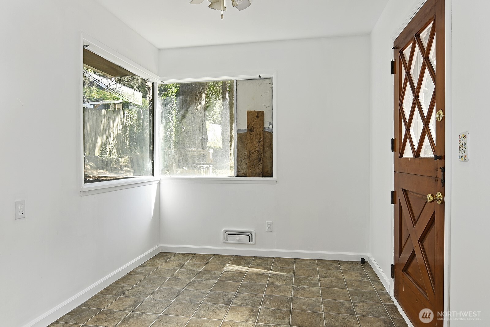 17552 Ballinger Way Property Photo 11