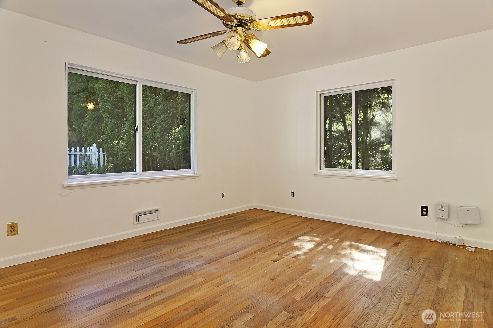 17552 Ballinger Way Property Photo 14