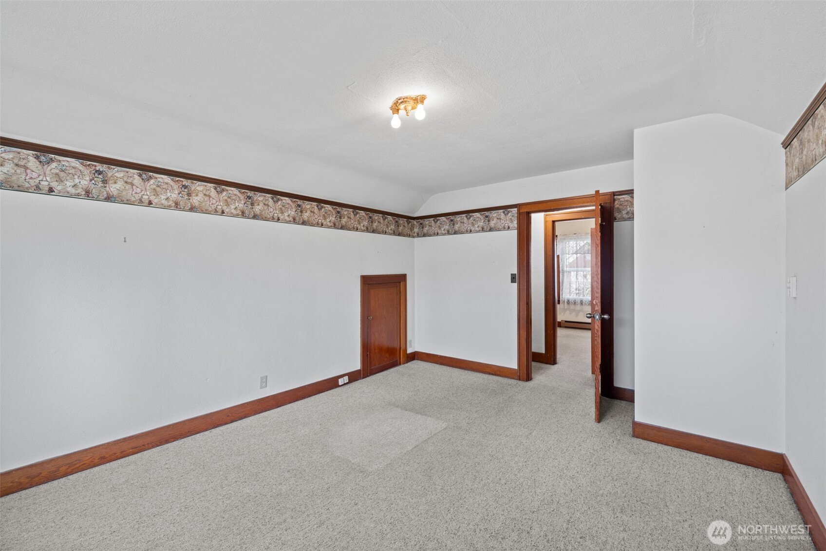 711 S Race Street Property Photo 10