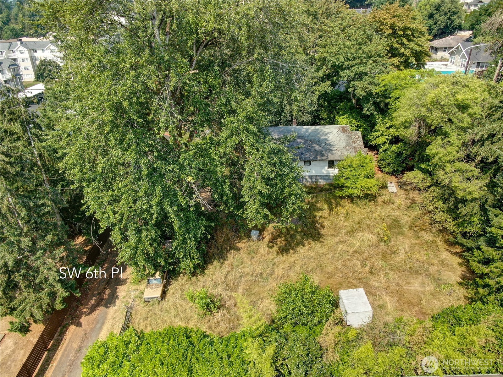 701 Sw Sunset Blvd Property Photo 3