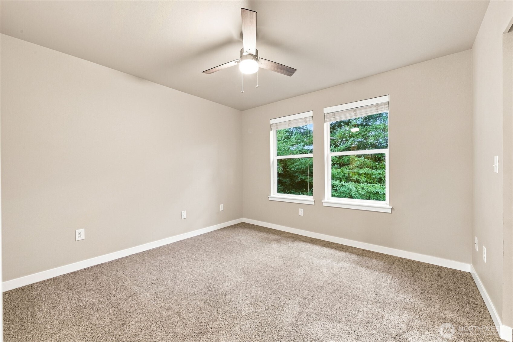 5385 34th Street Property Photo 3