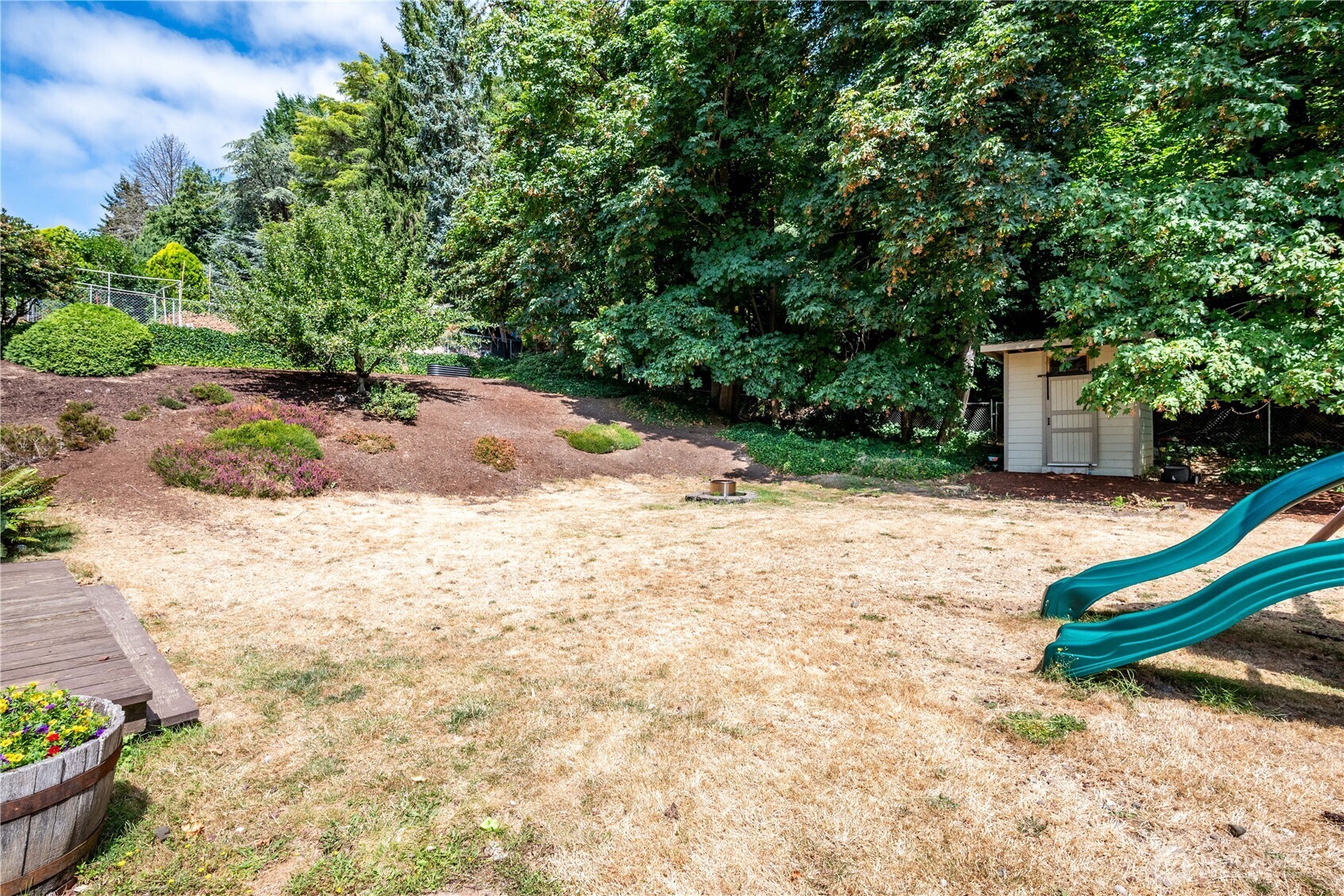 2337 W Hills Drive Property Photo 26