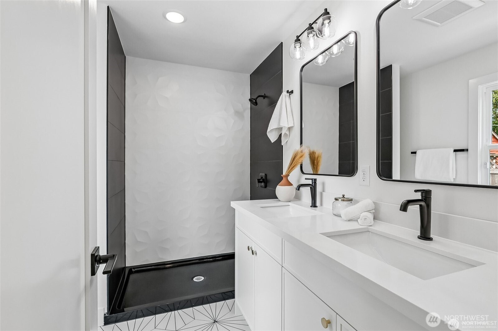 13240 3rd Avenue Property Photo 12